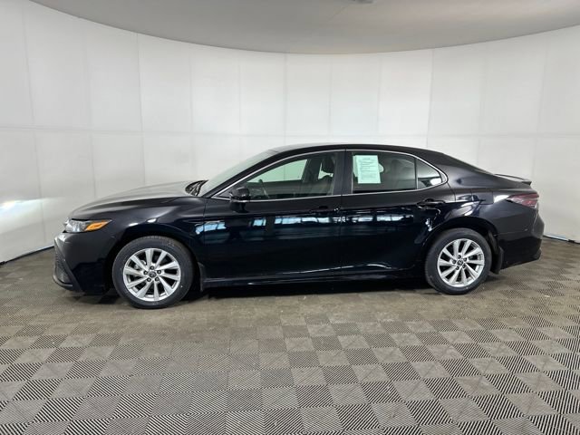 Used 2024 Toyota Camry SE image 6