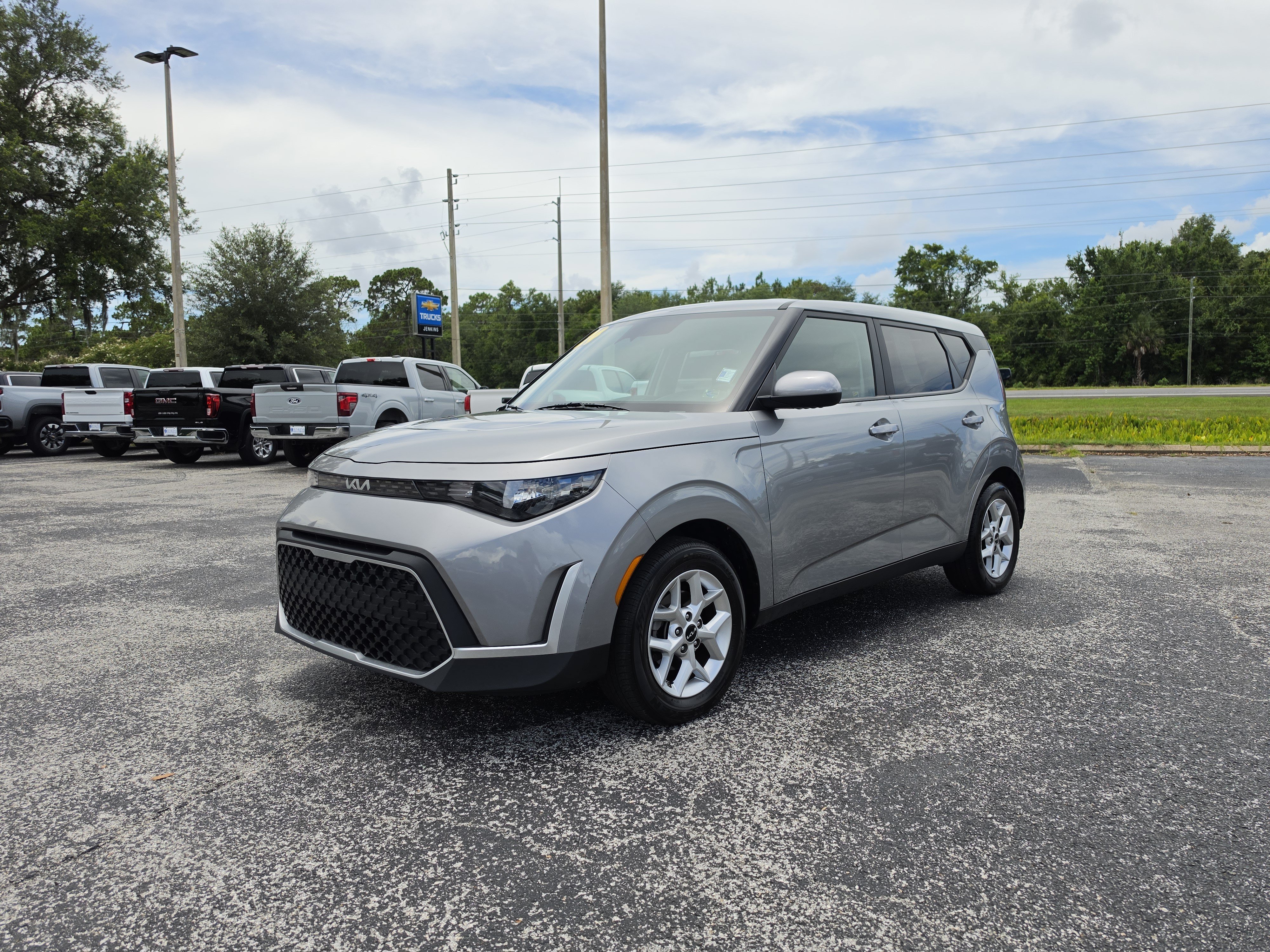Used 2024 Kia Soul LX w/ Option Group 015 FWD image 11