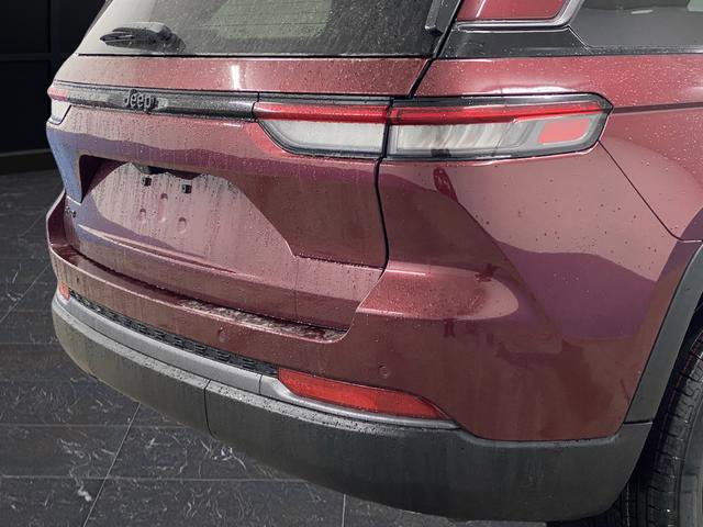 New 2026 Jeep Grand Cherokee Altitude image 35