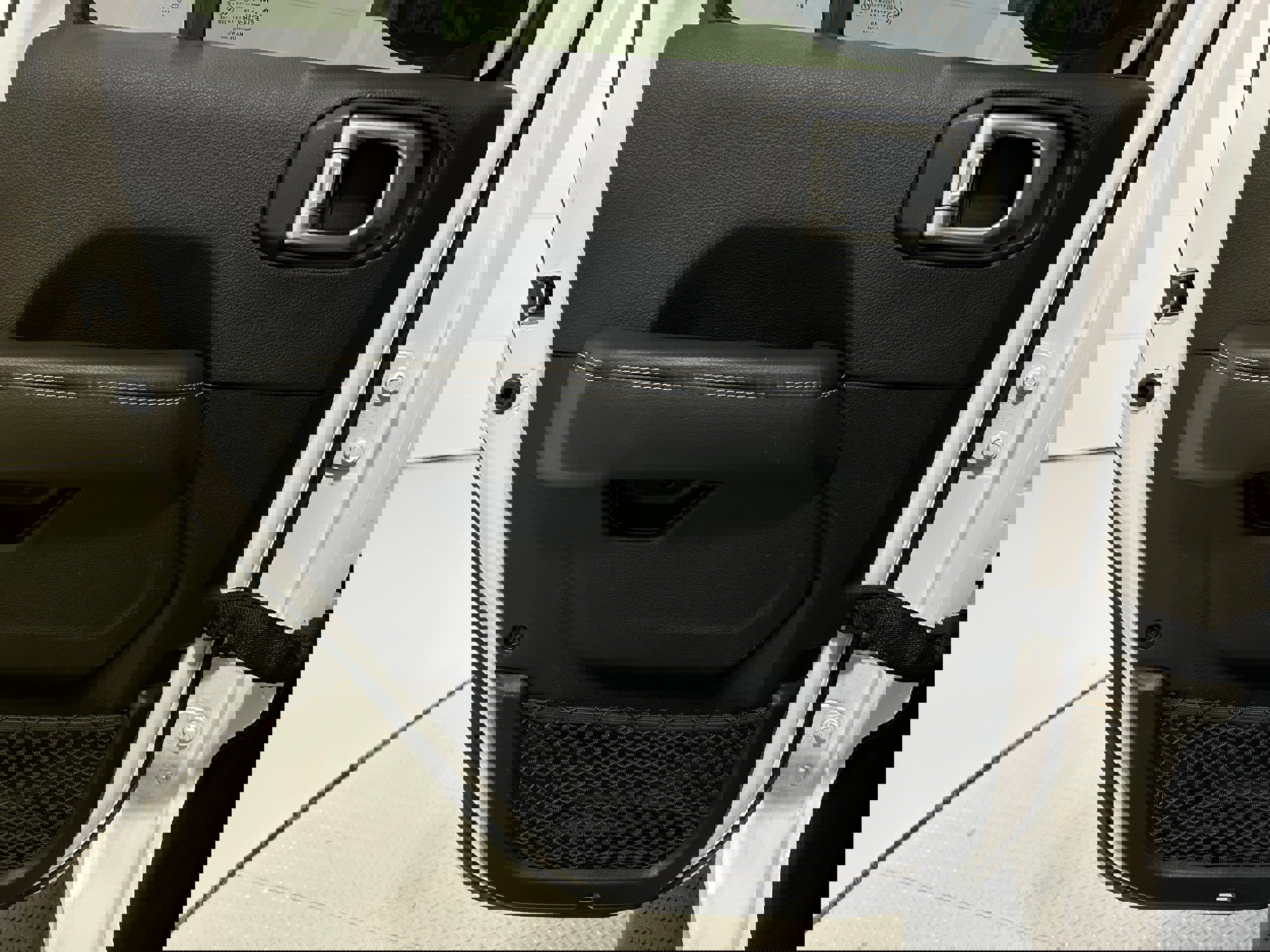 Used 2019 Jeep Wrangler Unlimited Sahara w/ Uconnect 4C Nav & Sound Group image 28