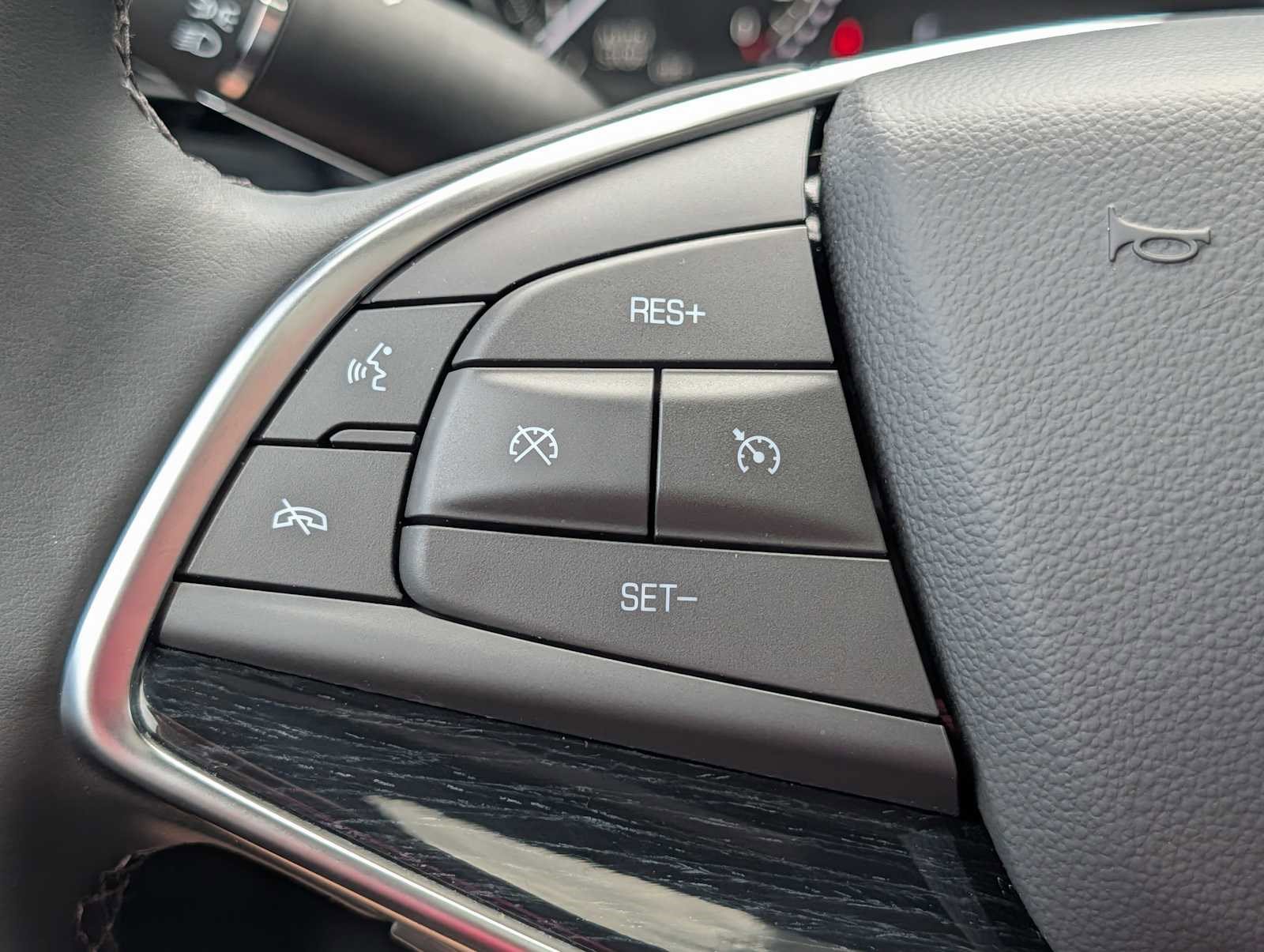 Used 2025 Cadillac XT5 Premium Luxury w/ LPO, Floor Liner Package AWD/4WD image 25