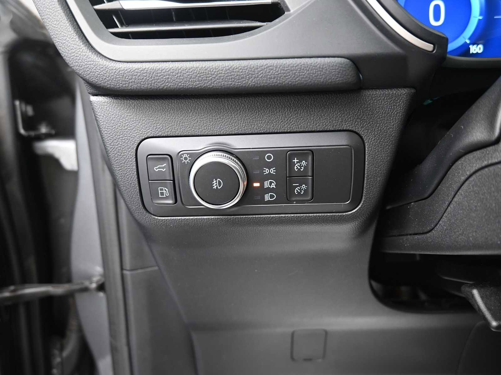 Used 2022 Ford Escape SEL w/ Technology Package image 10