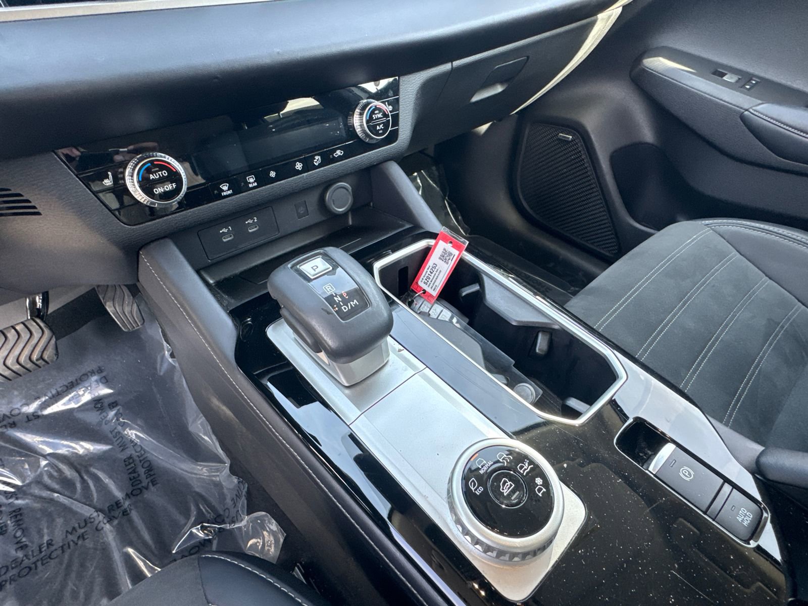 Used 2025 Mitsubishi Outlander SE image 30