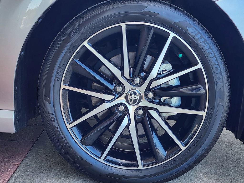 Used 2024 Toyota Camry SE FWD image 4