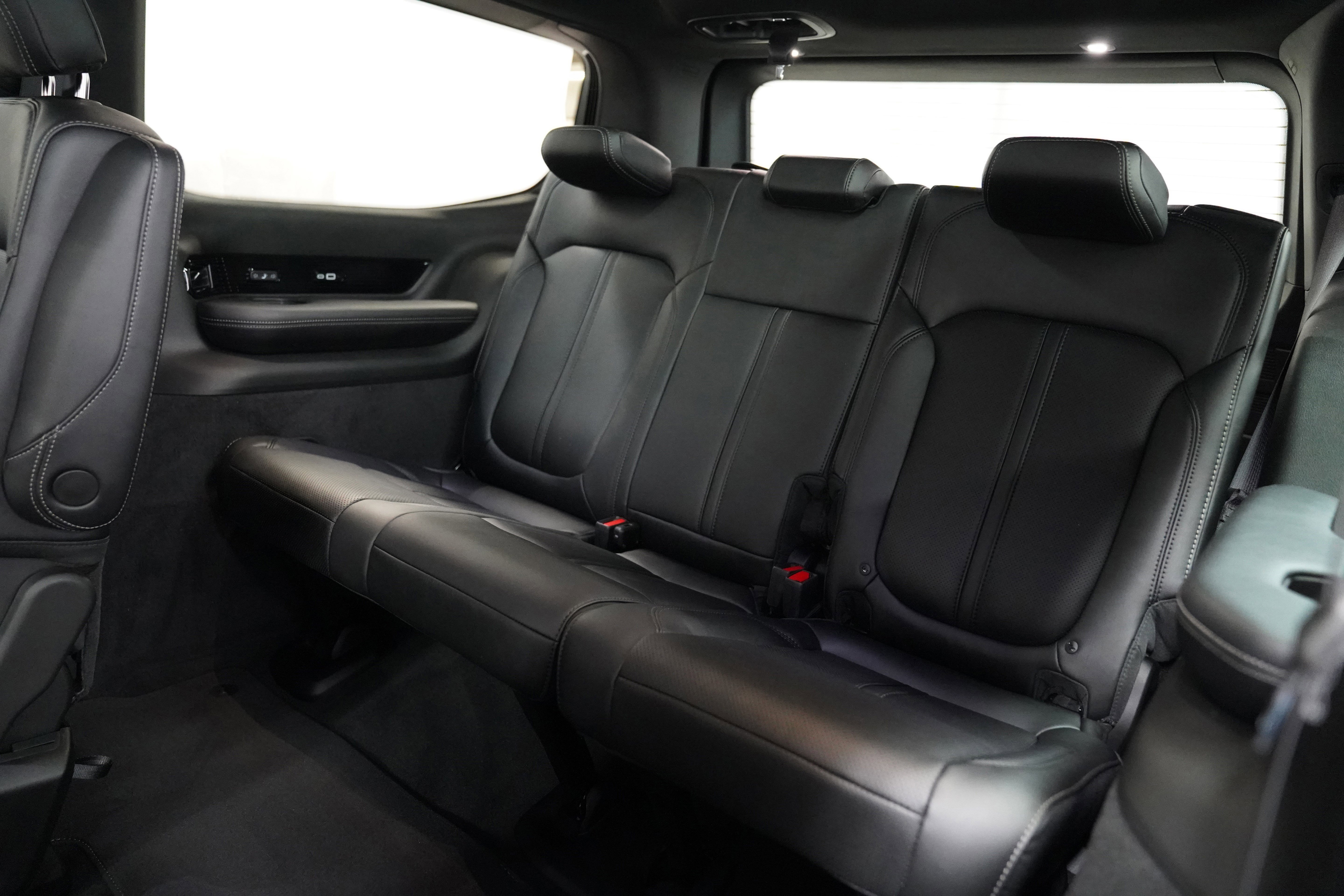 New 2026 Jeep Grand Wagoneer Summit image 7