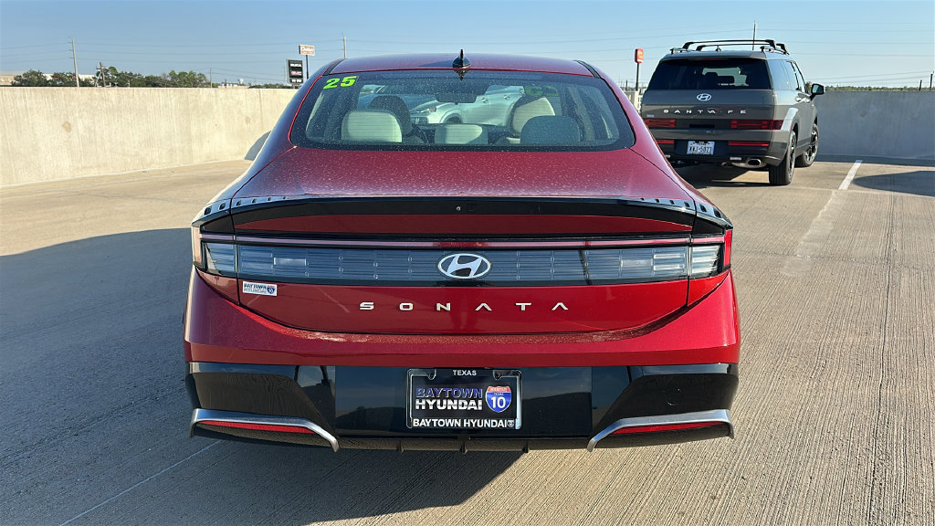Used 2025 Hyundai Sonata SEL FWD image 11