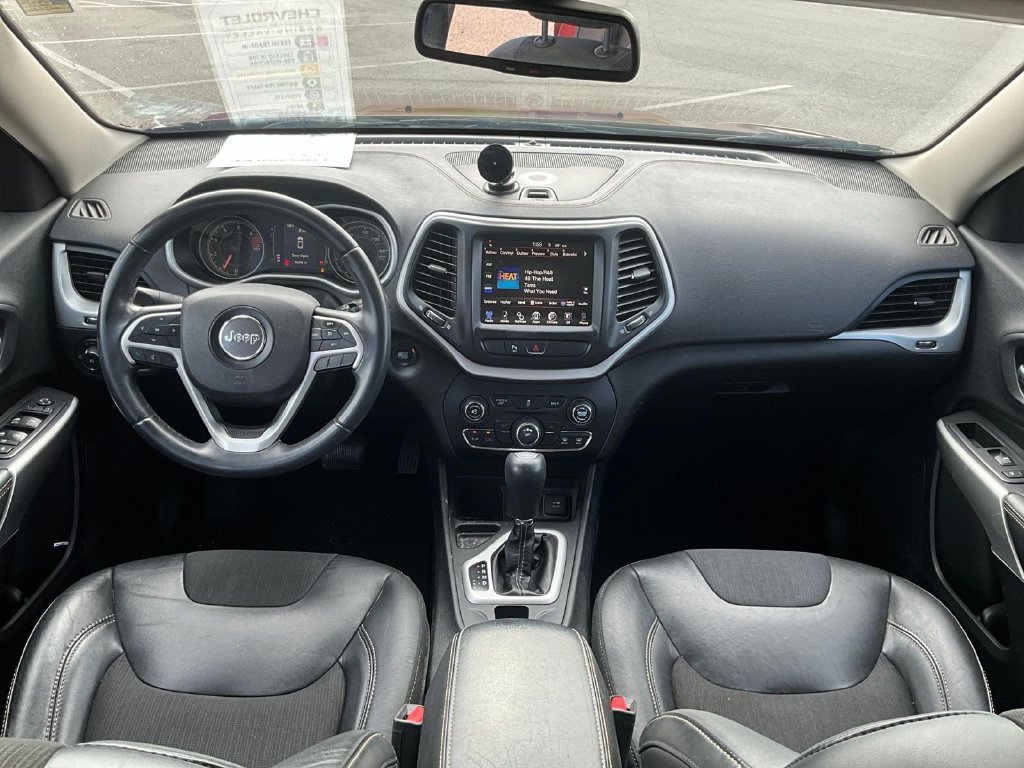 Used 2018 Jeep Cherokee Latitude Plus FWD image 9