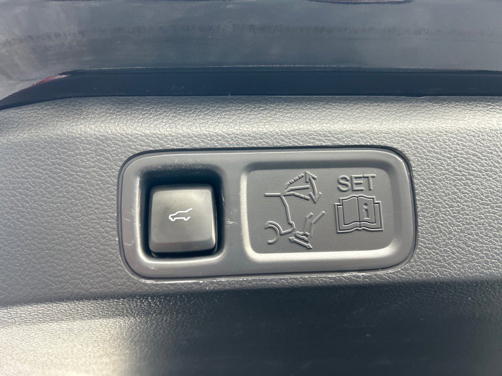 Used 2022 Ford Expedition Platinum image 19