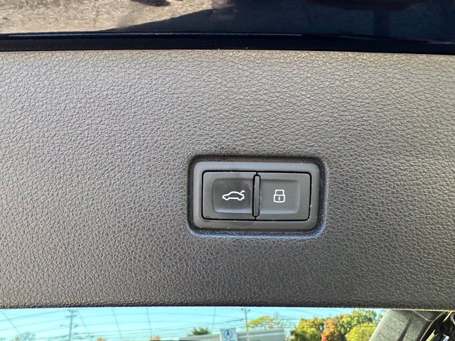 Used 2021 Audi Q8 Premium AWD/4WD image 41