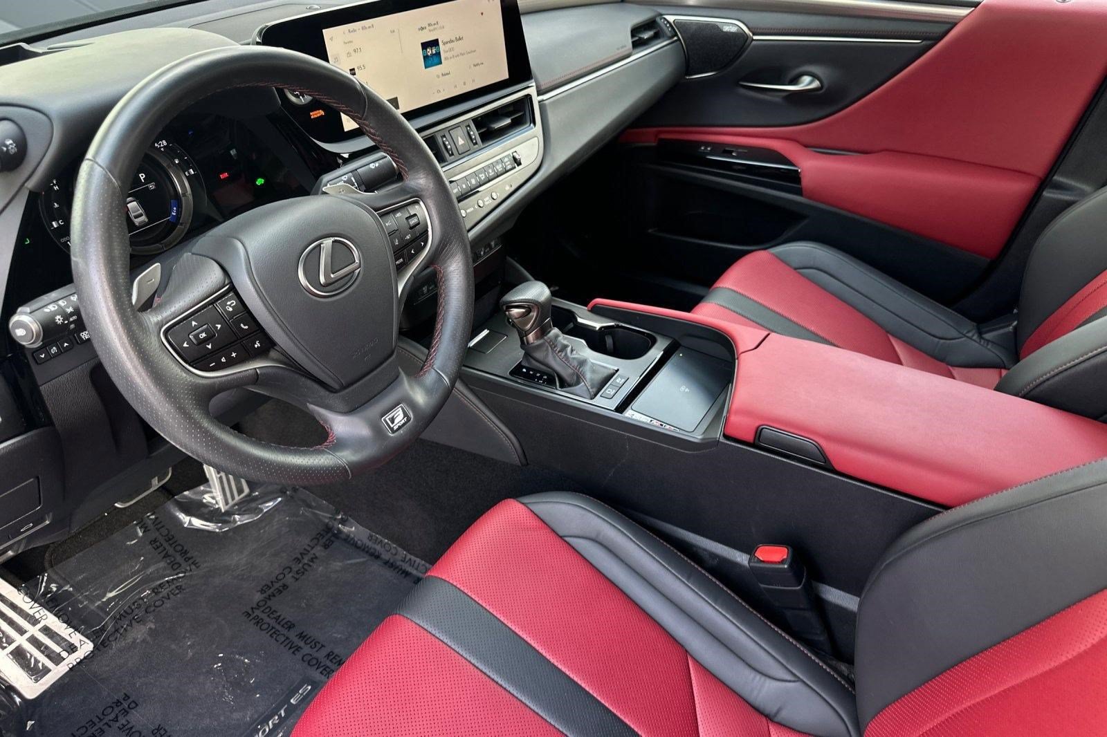 Certified 2024 Lexus ES 300h F Sport w/ Accessory Package (Z1) FWD image 4