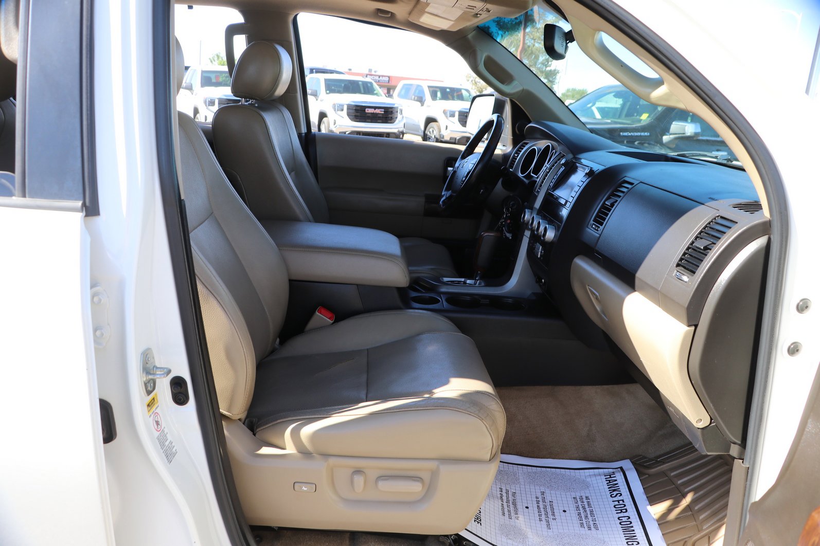 Used 2010 Toyota Sequoia Platinum RWD image 33