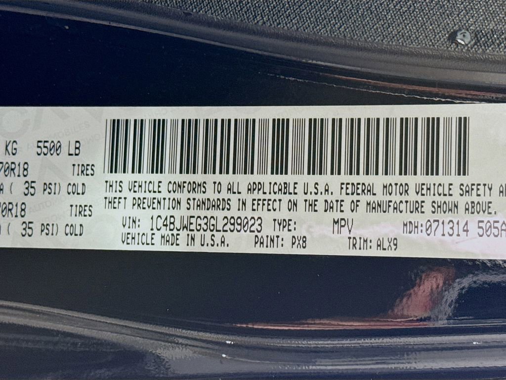 Used 2016 Jeep Wrangler Unlimited Sahara w/ Connectivity Group image 32