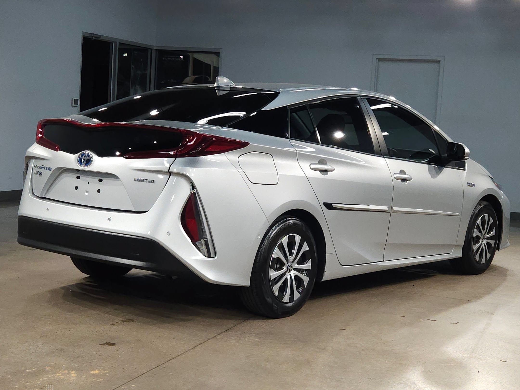 Used 2021 Toyota Prius Prime Limited FWD image 7