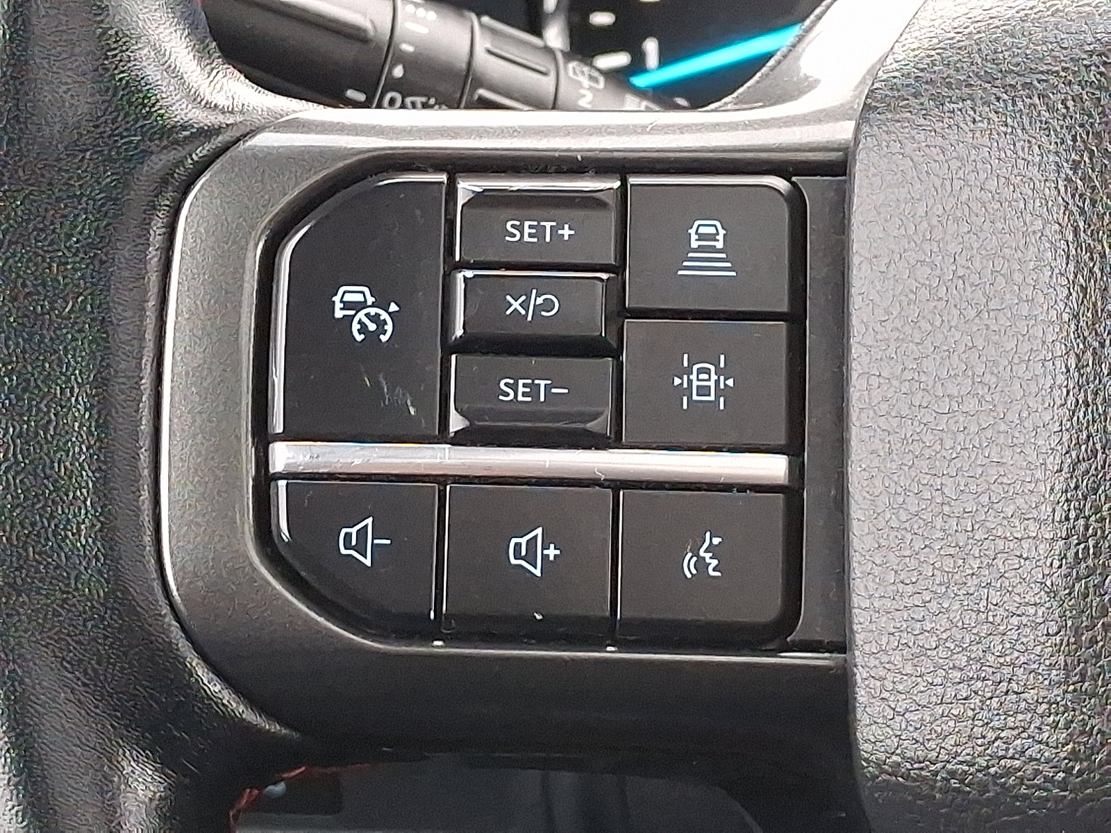 Used 2022 Ford Expedition Limited image 23