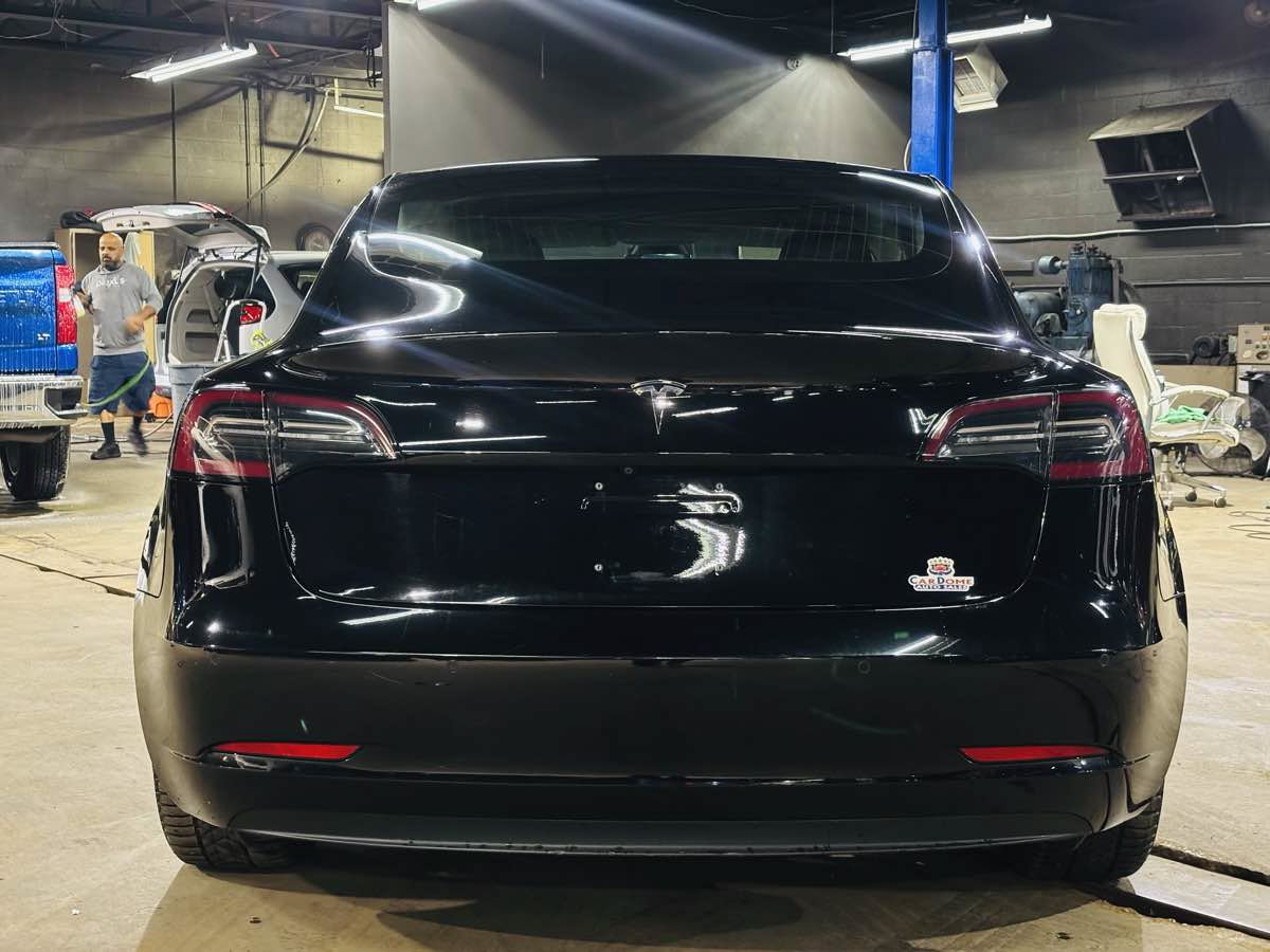 Used 2018 Tesla Model 3 Mid Range RWD image 9