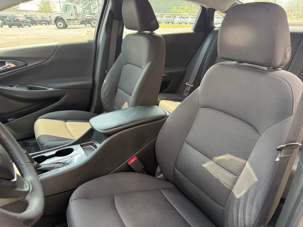 Used 2019 Chevrolet Malibu RS image 9