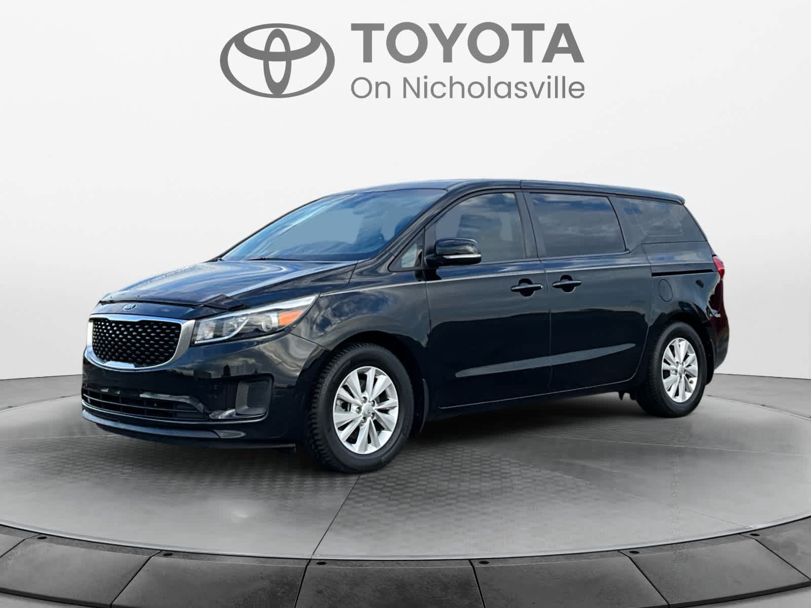 Used 2017 Kia Sedona L FWD image 1