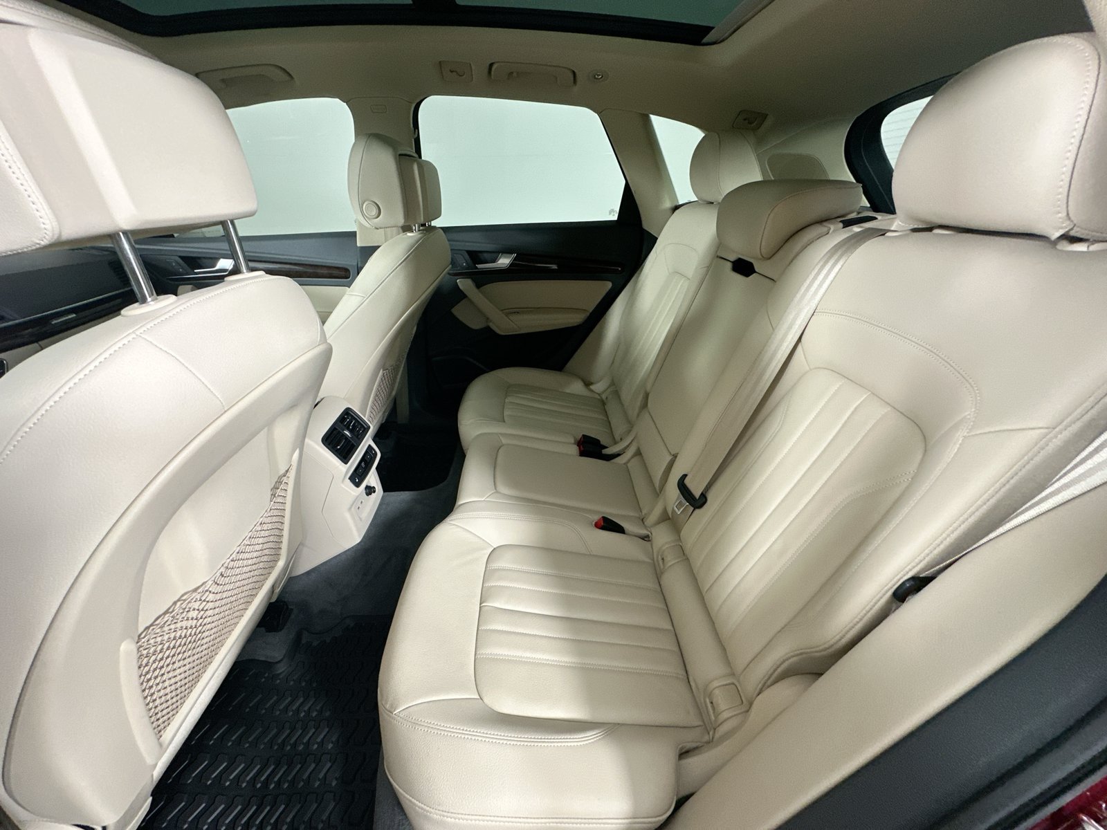 Used 2020 Audi Q5 e Prestige w/ Prestige Package AWD/4WD image 39