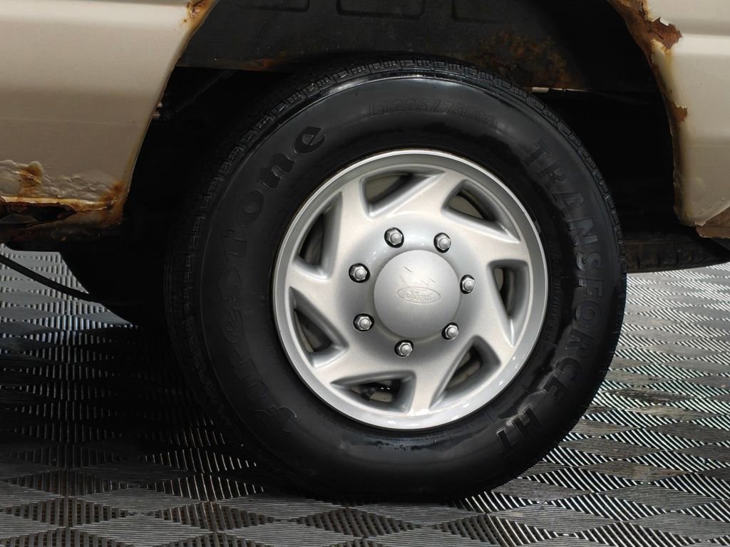 Used 2012 Ford E-350 and Econoline 350 XLT RWD image 34