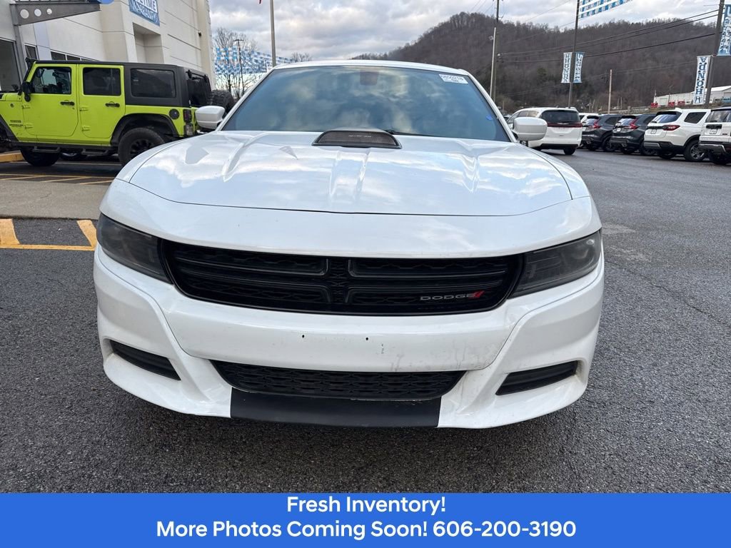 Used 2022 Dodge Charger SXT RWD image 2