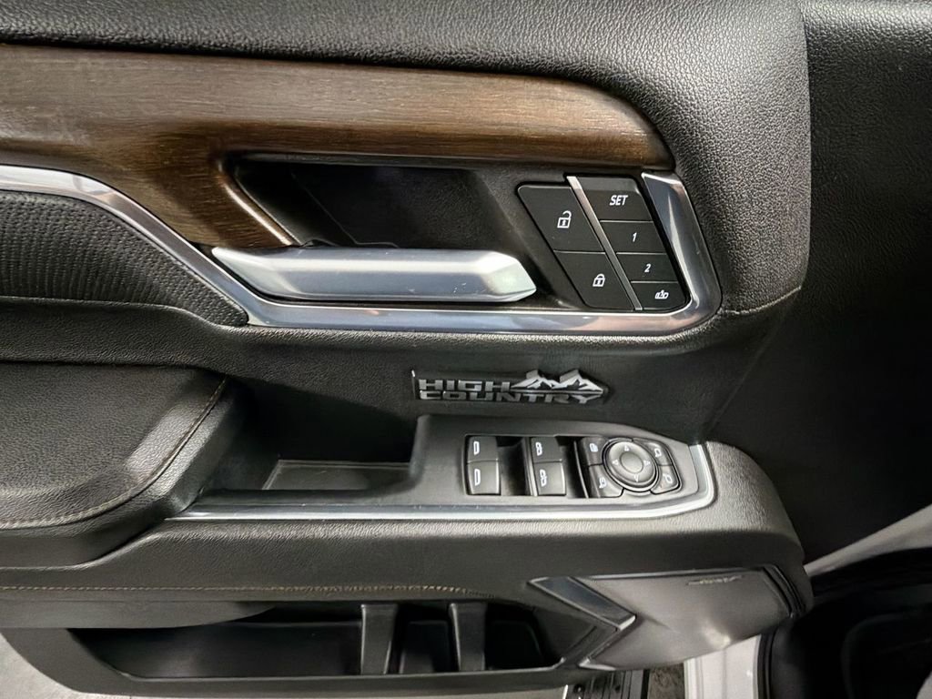Certified 2024 Chevrolet Silverado 1500 High Country w/ Technology Package image 24