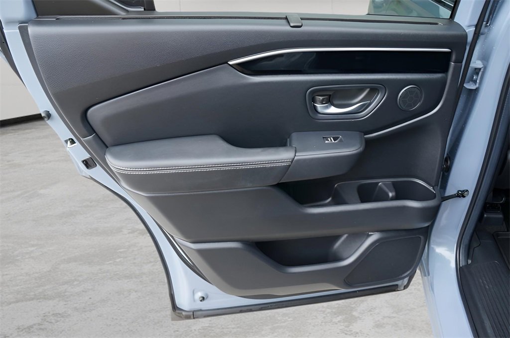 Used 2024 Honda Pilot Touring image 21