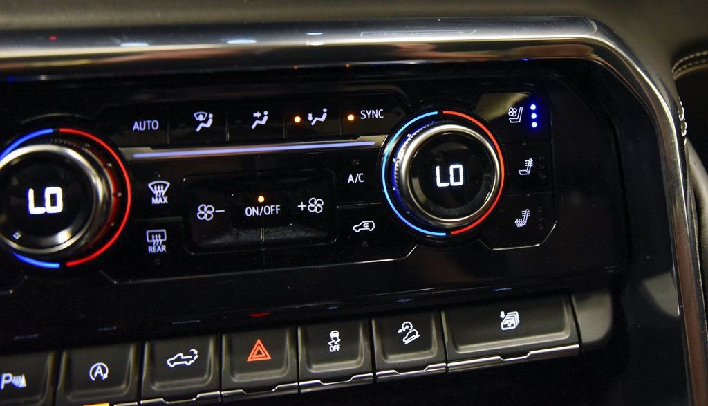 Used 2024 GMC Sierra 1500 Denali Ultimate image 27