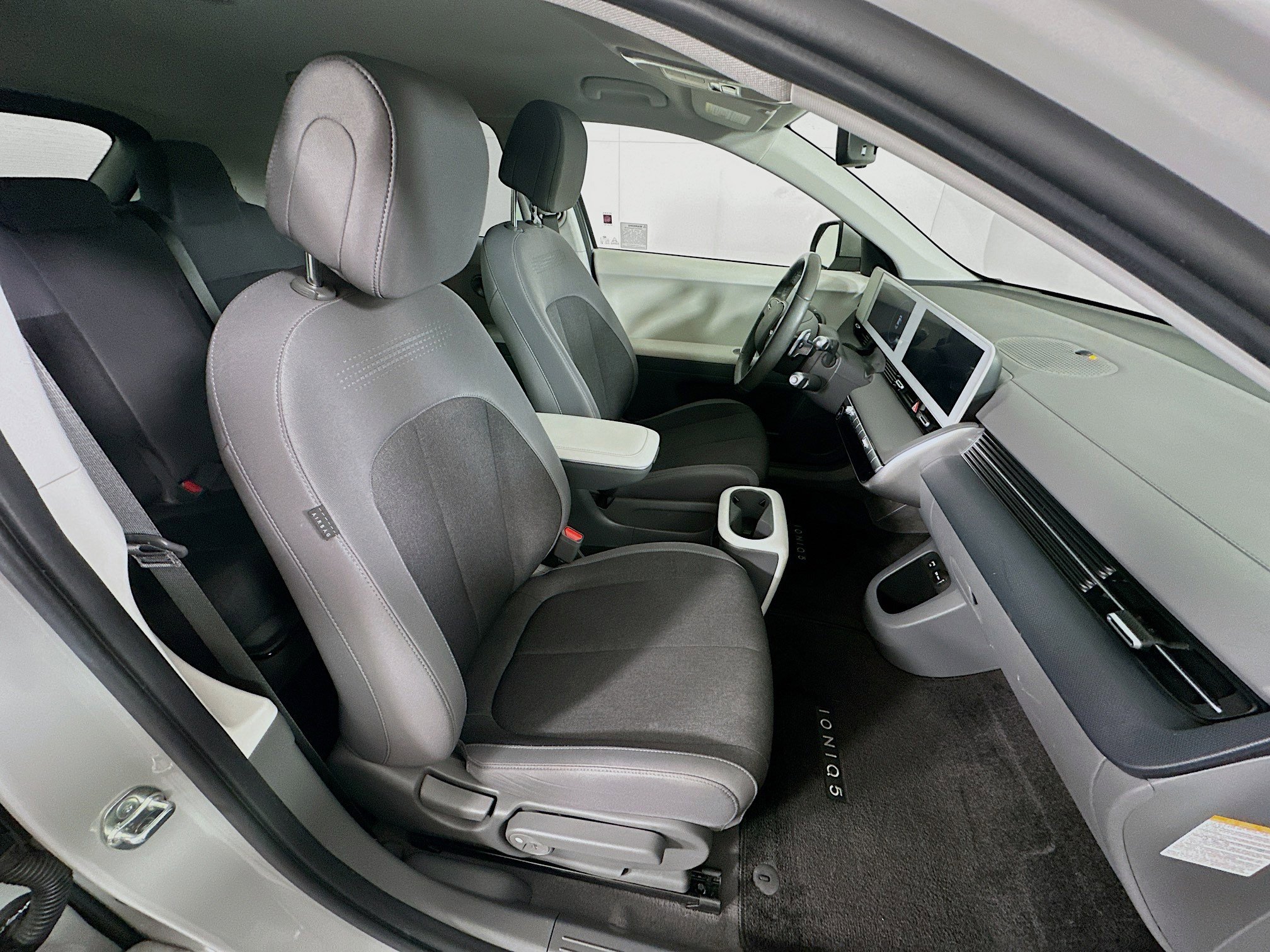 Used 2024 Hyundai Ioniq 5 SEL RWD image 31