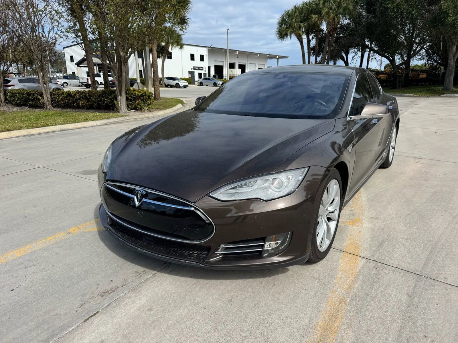Used 2014 Tesla Model S 85 image 1