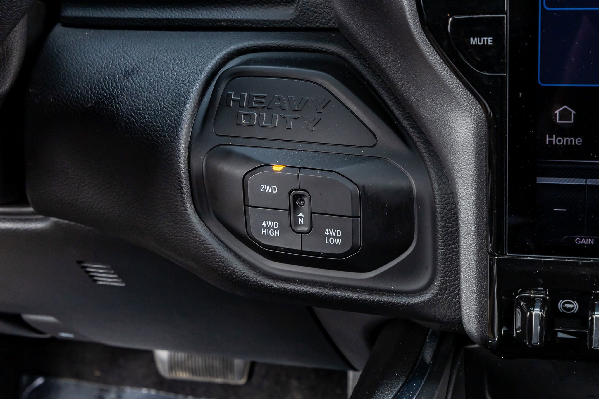 Used 2025 RAM 2500 Laramie image 27