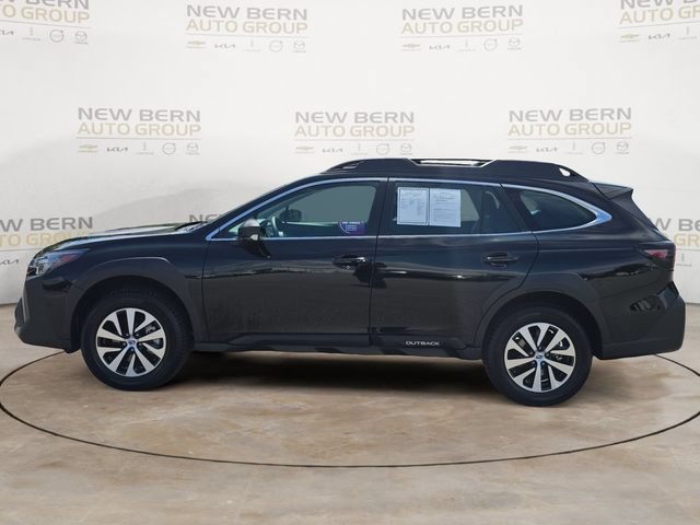 Used 2023 Subaru Outback AWD/4WD image 2