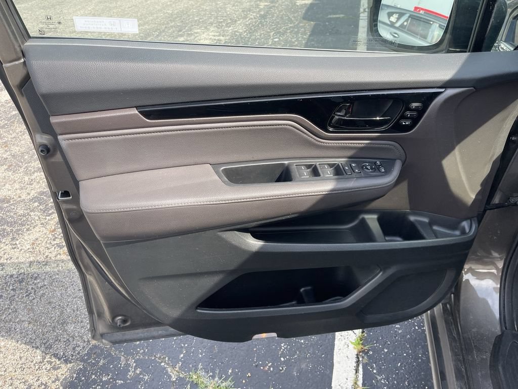 Used 2023 Honda Odyssey Elite image 4