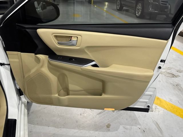 Used 2015 Toyota Camry LE FWD image 17
