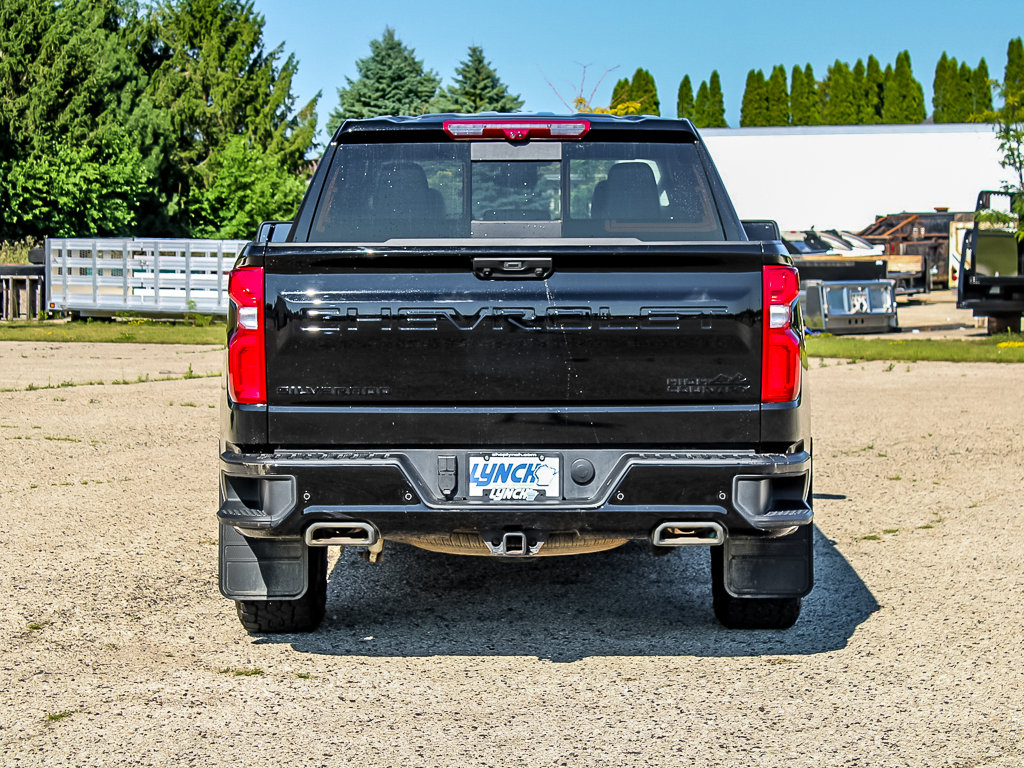 Used 2025 Chevrolet Silverado 1500 High Country w/ Midnight Edition AWD/4WD image 3