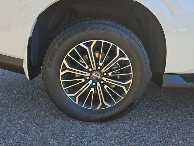 New 2026 Nissan Armada SL w/ Captain's Chari Seat Package image 12