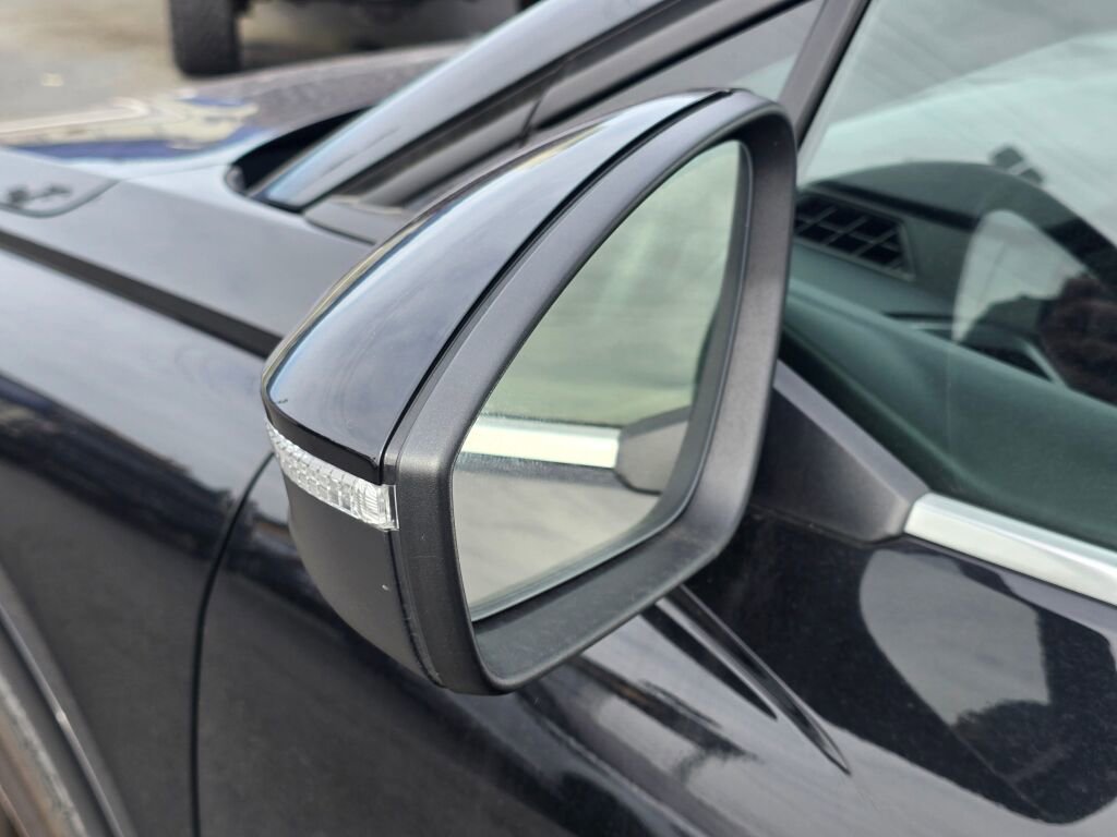 Used 2022 Audi Q4 e-tron Prestige image 11