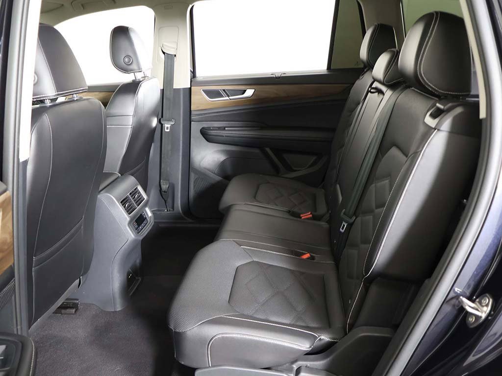 Used 2024 Volkswagen Atlas SE image 34