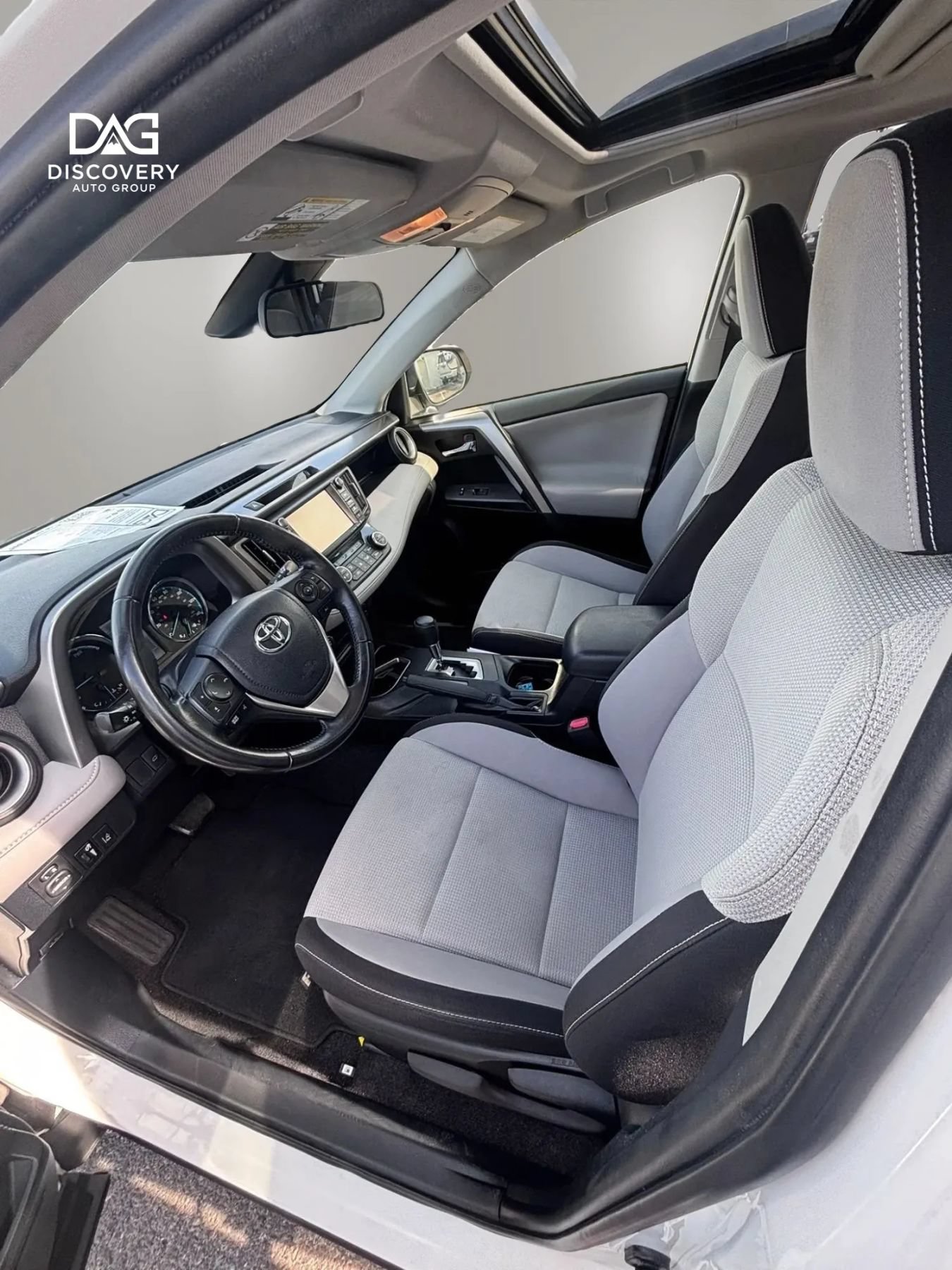 Used 2017 Toyota RAV4 XLE w/ Carpet Mat Package AWD/4WD image 7