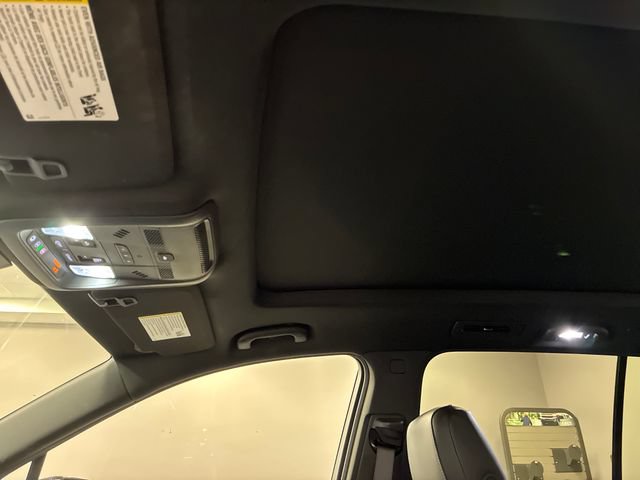 Certified 2025 Cadillac XT6 Premium Luxury AWD/4WD image 22