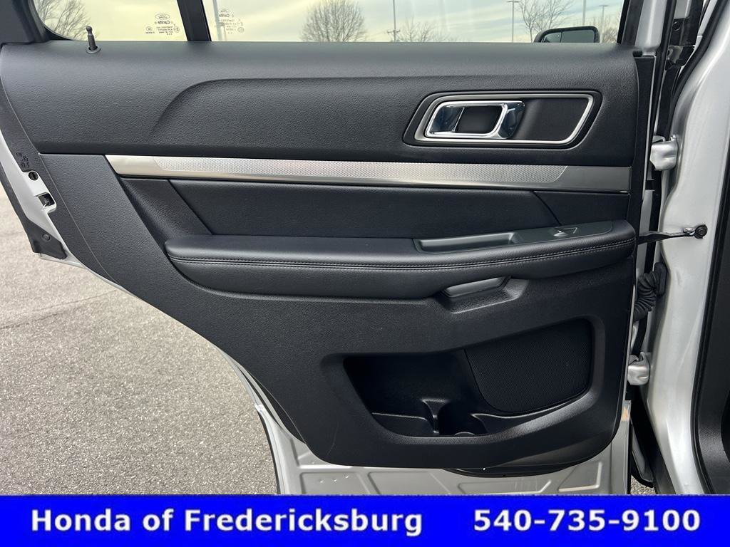 Used 2019 Ford Explorer XLT w/ Class III Trailer Tow Package image 30