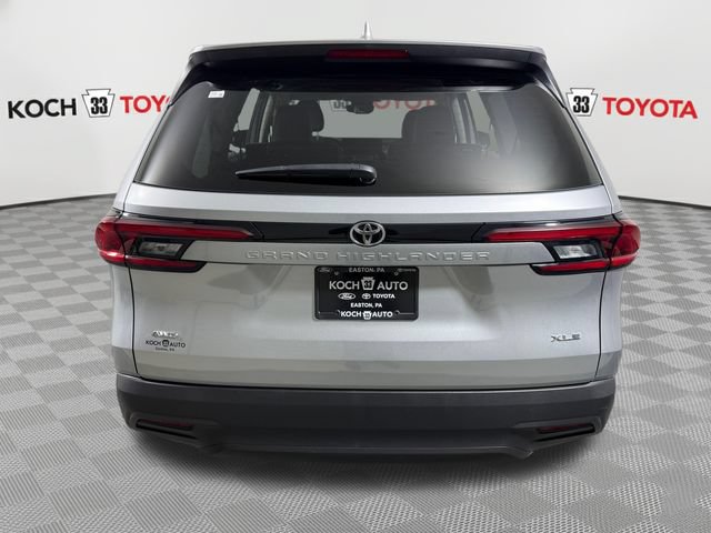 Used 2025 Toyota Grand Highlander AWD image 7