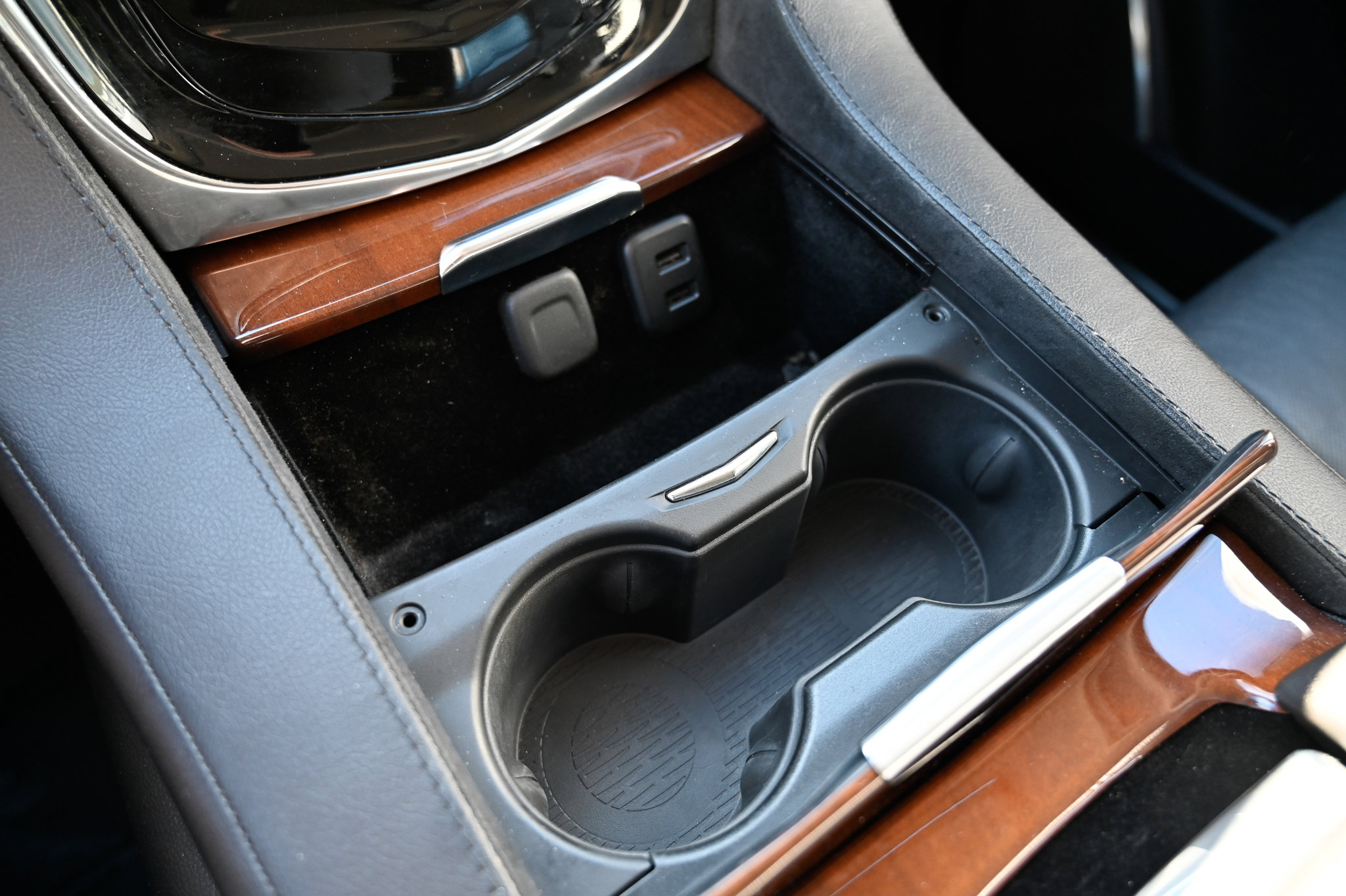 Used 2017 Cadillac Escalade ESV Luxury image 31