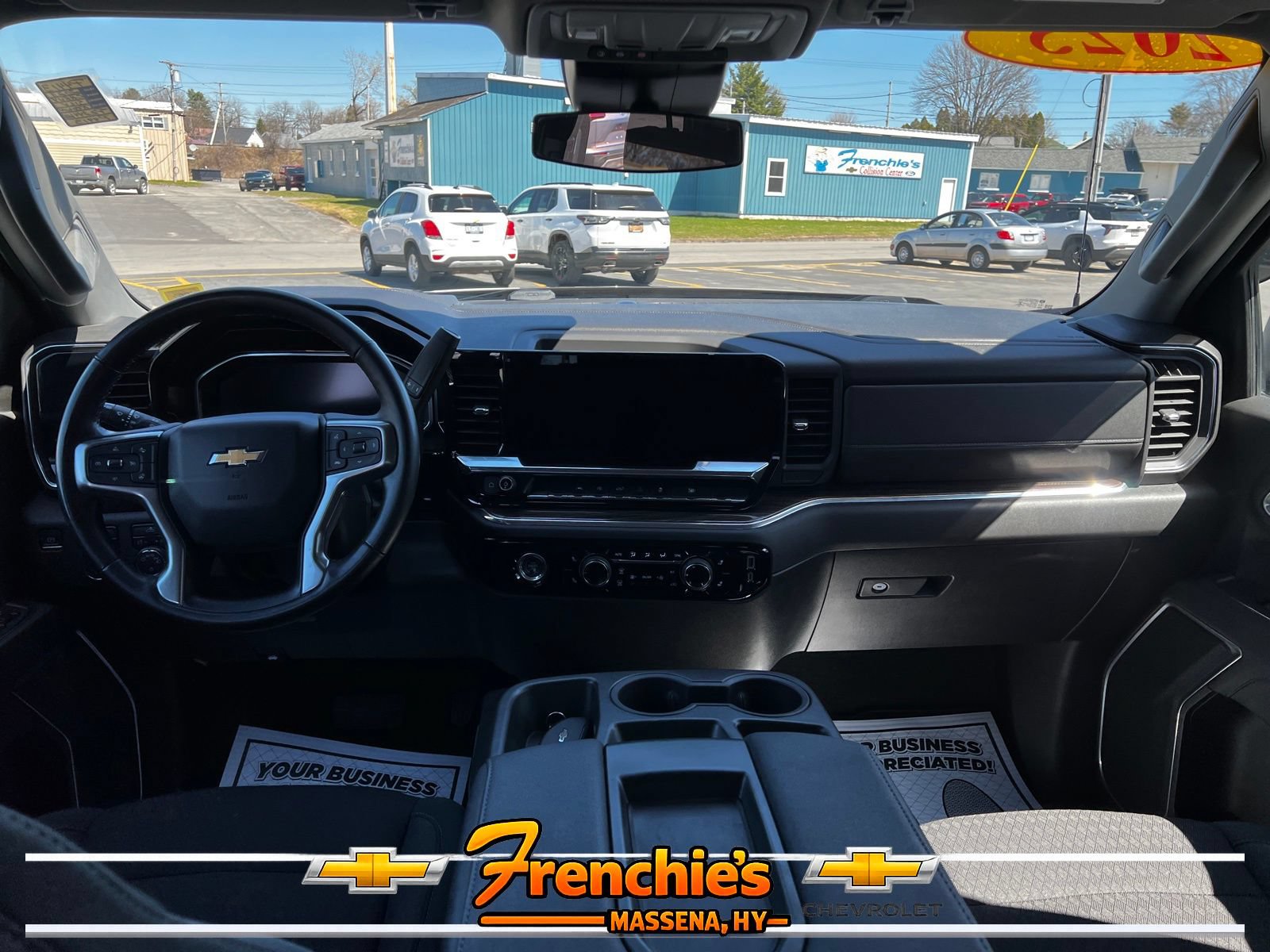 Used 2023 Chevrolet Silverado 1500 LT AWD/4WD image 8