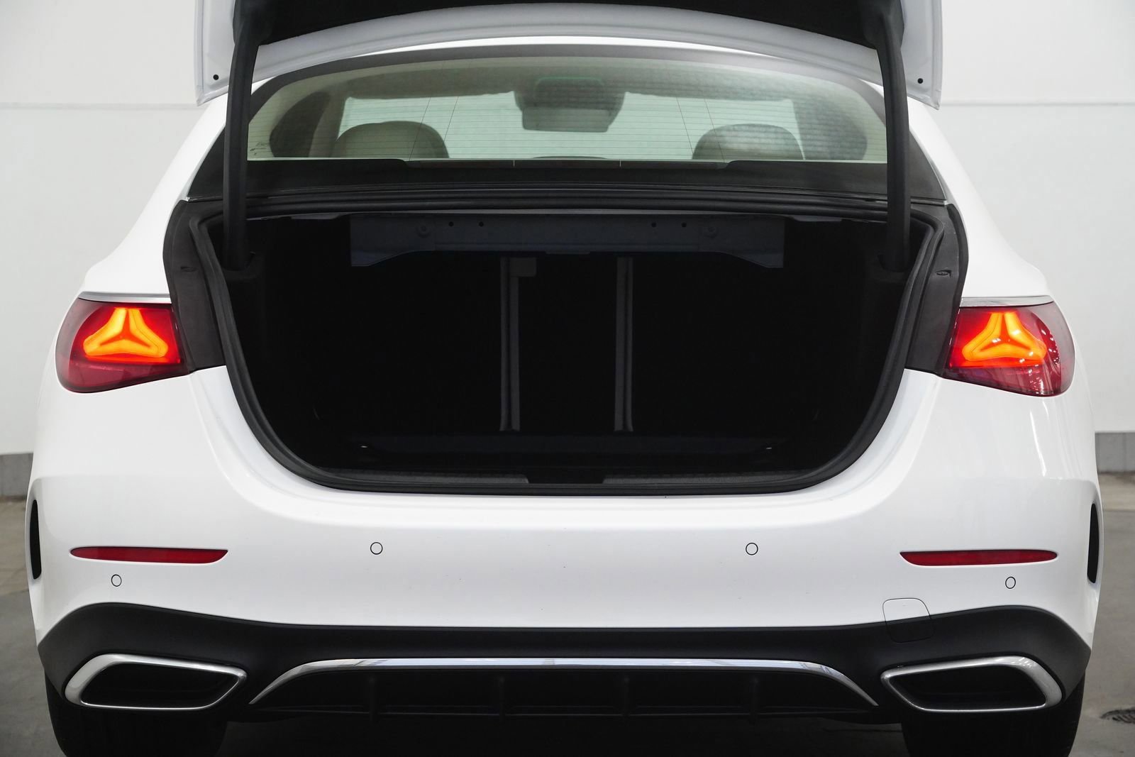 New 2026 Mercedes-Benz E 350 4MATIC Sedan image 32