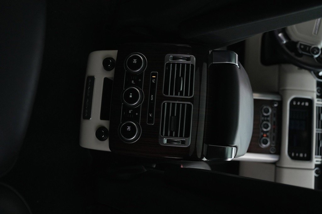 Used 2015 Land Rover Range Rover Supercharged image 21