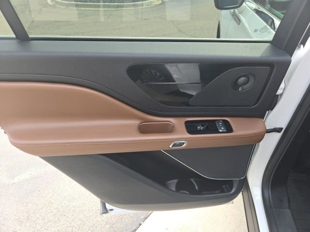 Certified 2023 Lincoln Aviator Reserve w/ Elements Package Plus image 29