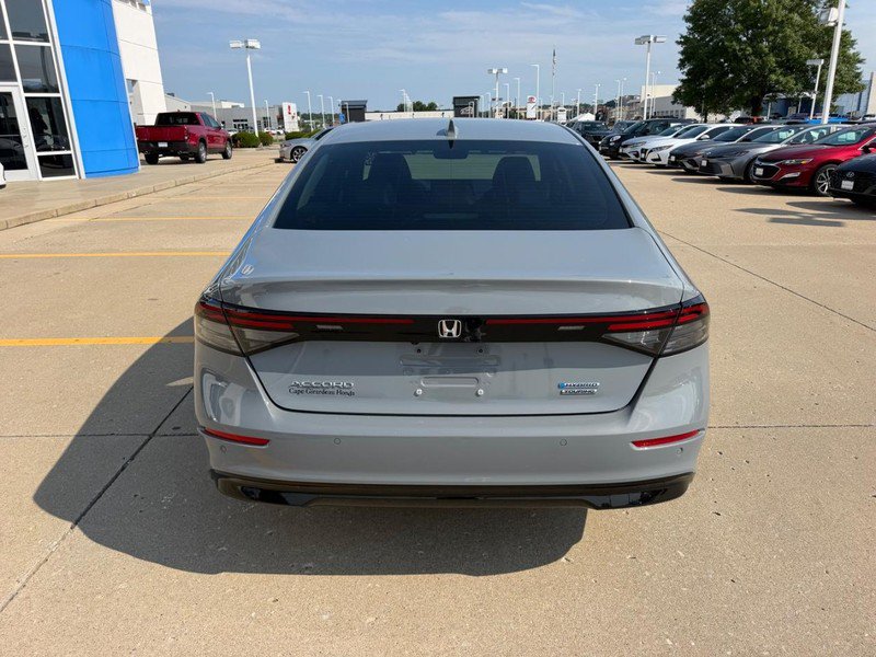 Used 2025 Honda Accord Touring image 3