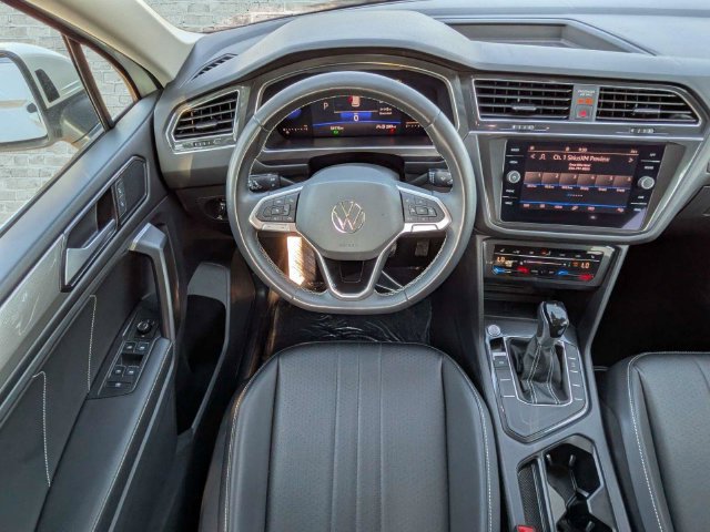 Certified 2023 Volkswagen Tiguan SE w/ Panoramic Sunroof Package FWD image 16