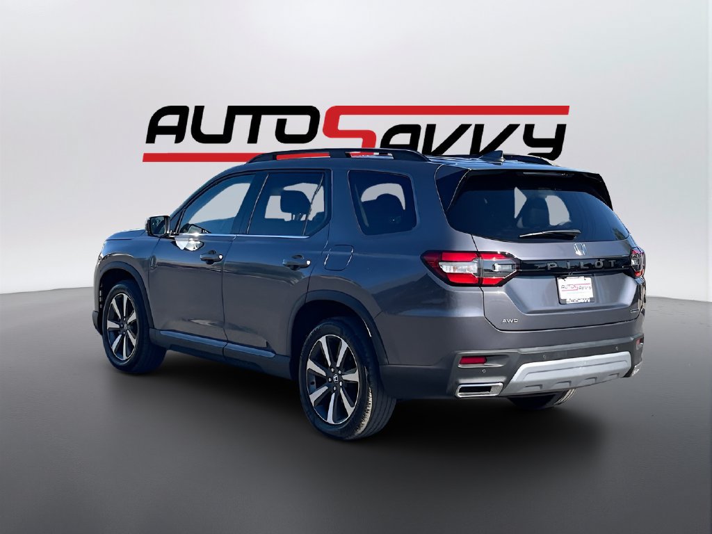 Used 2025 Honda Pilot Touring image 5