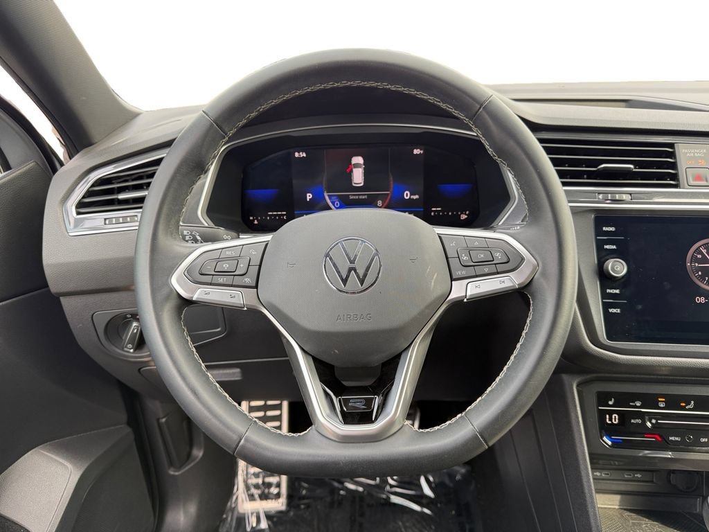 Used 2023 Volkswagen Tiguan SE R-Line FWD image 12